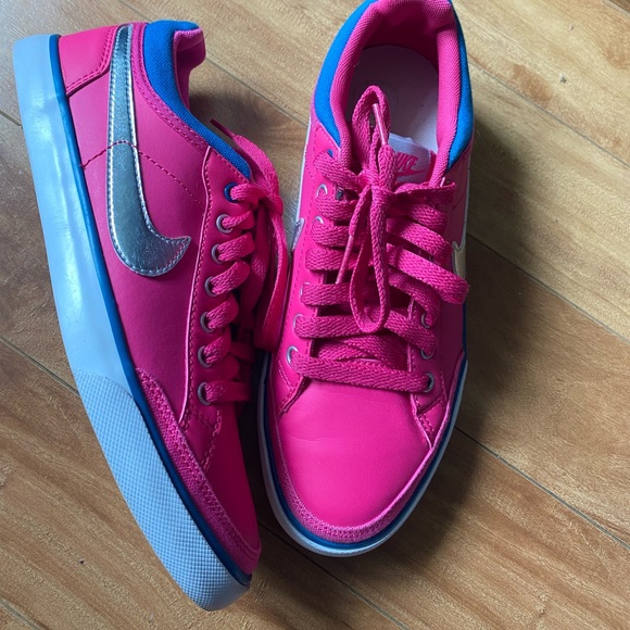 Women sneakers - Picture 1 of 5